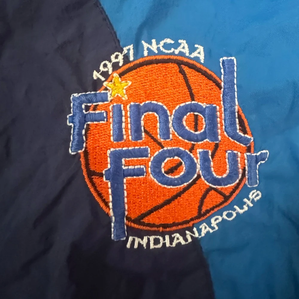 Vintage Nike Women’s 1997 Final For Windbreaker in Blue, Navy, and White - Picture 3 of 4